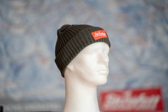 a mannequin head with a knit hat SkiWelt